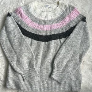 Grey patterned winter sweater, rounded neck